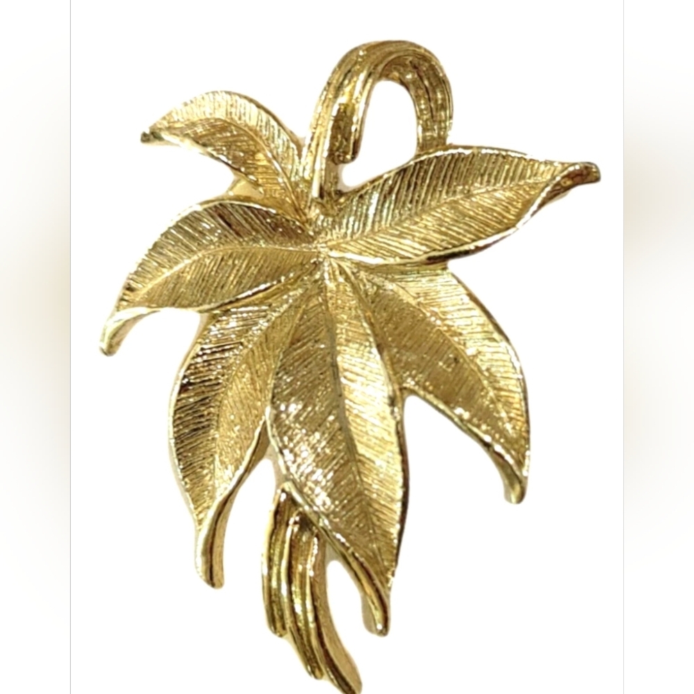 Vintage Signed Gerrys Shiny Textured Gold-tone Large Leaf Brooch Pin Mid-century